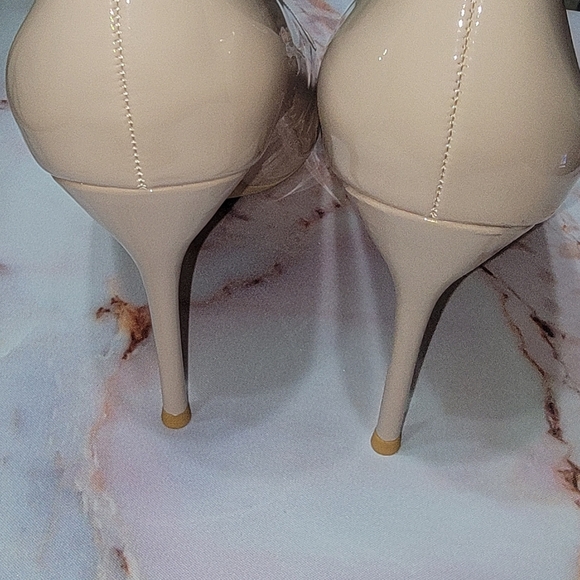 Elisabet Tang Women's  Pointed Toe High Heels Party Stilettos Nude New in Box - Picture 2 of 16
